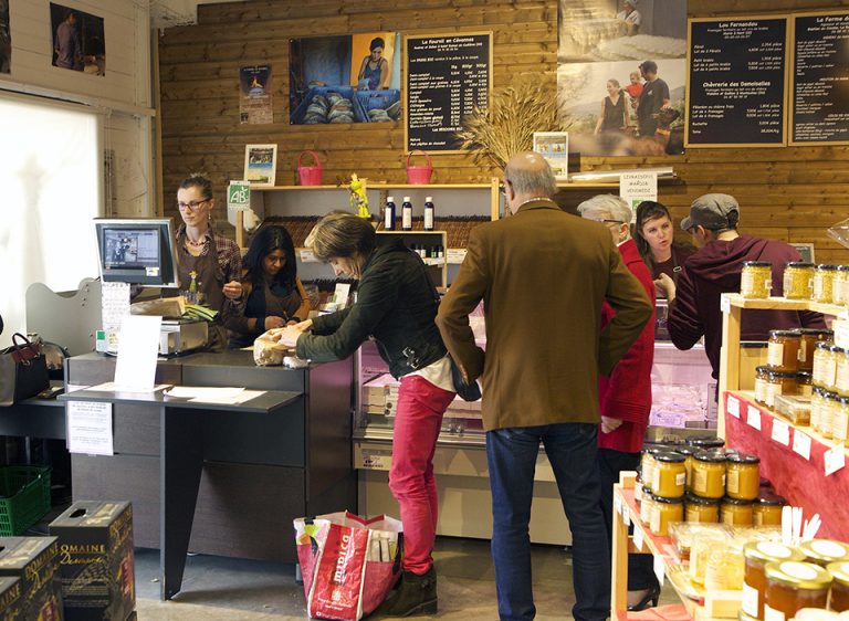 Les nouveaux circuits de consommation : article de la revue Artdeville